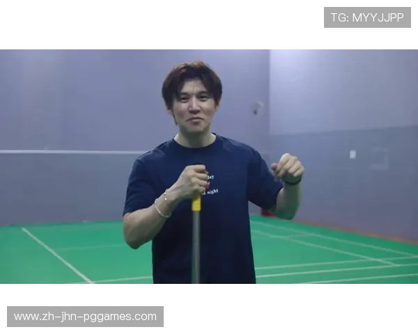 羽毛球胖子教练